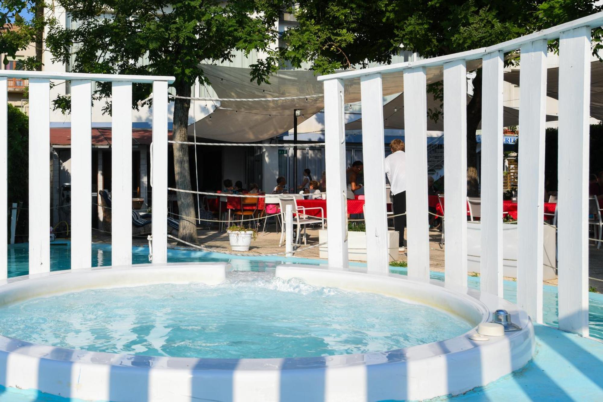 Hotel Eritrea Cesenatico Eksteriør billede